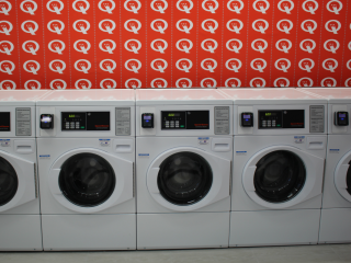 It is now an enjoyable experience to do the laundry in comfortable clean surrounds for all residents in the City of Stirling and surrounding suburbs. Stirling Laundrette, speed queen perth, card operated Laundrette stirling, brand new industrial and commercial machines perth, VISA and Mastercard accepted laundrette stirling, stirling laundry, stirling laundrette, Stirling, Balcatta, Balga, Hammersley,